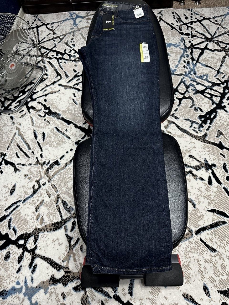 Джинсы Lee extreme motion regular fit.