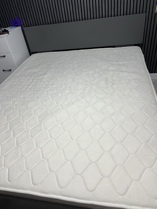 Матрас 160х200 в хорошем состоянии