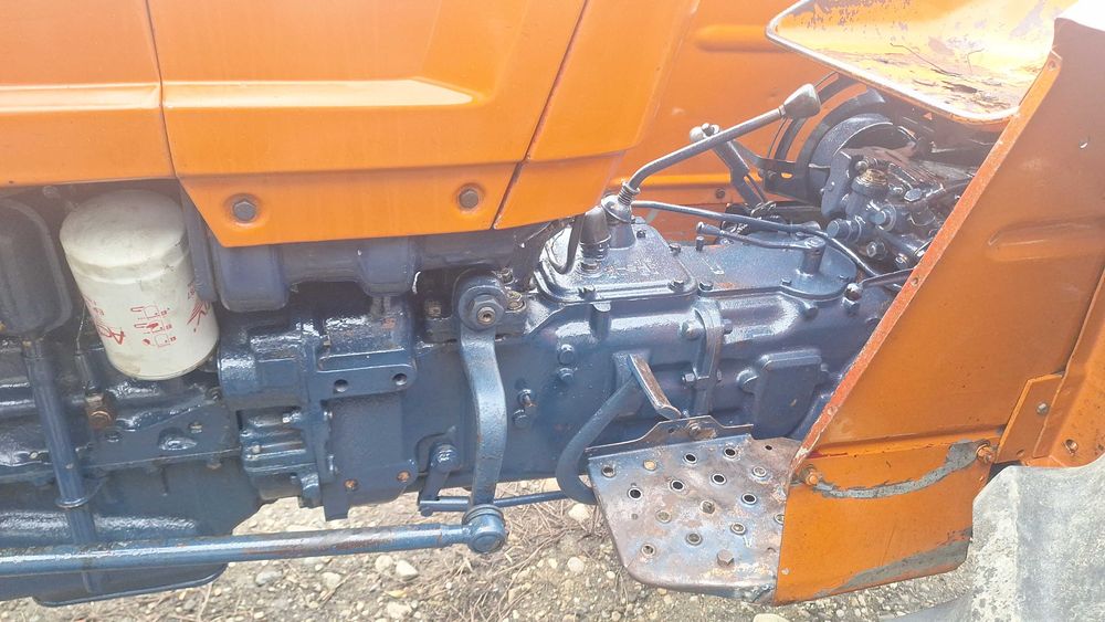 Vand tractoare fiat diferite modele