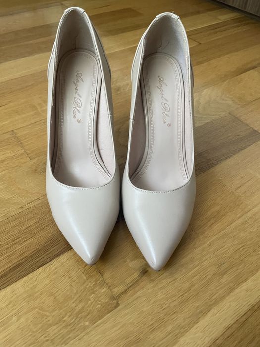 Stiletto nude 37 , 24 cm