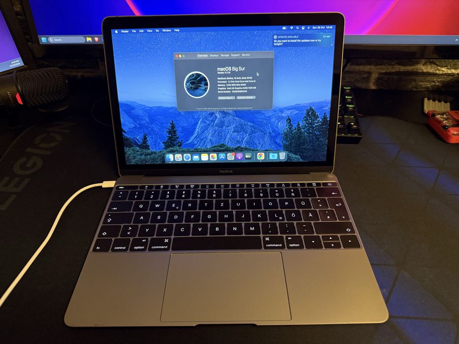 MacBook 2017 cu mouse Apple