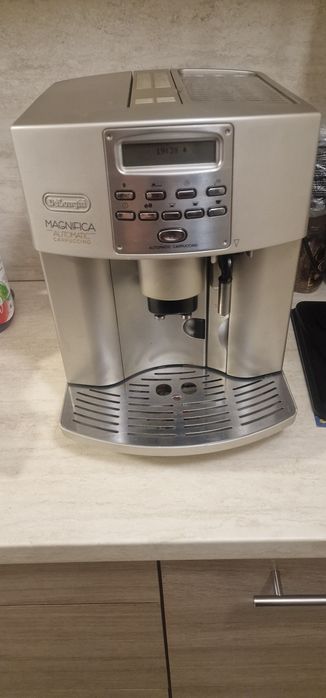 DeLonghi Magnifica робот