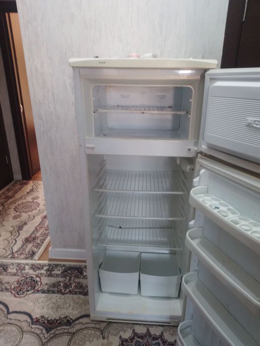 Холодильник срочно продается