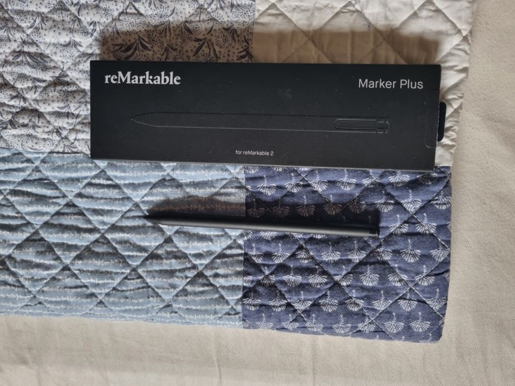Таблет ePaper reMarkable 2 с включена писалка Marker Plus и накрайници