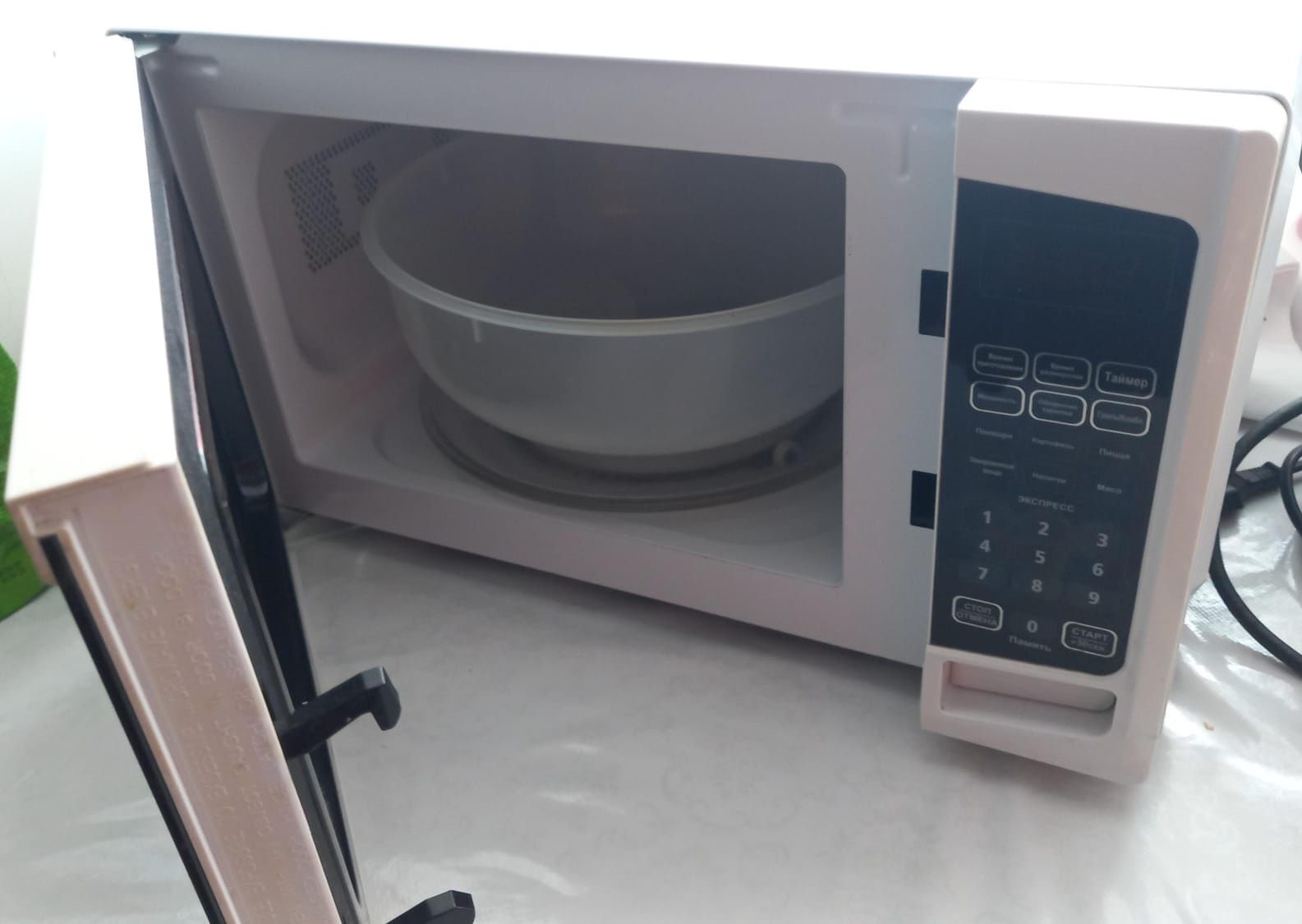 Продам микроволновую печь