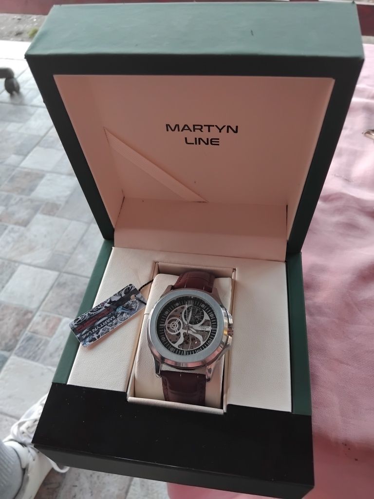 Ceas Martyn line preț 450