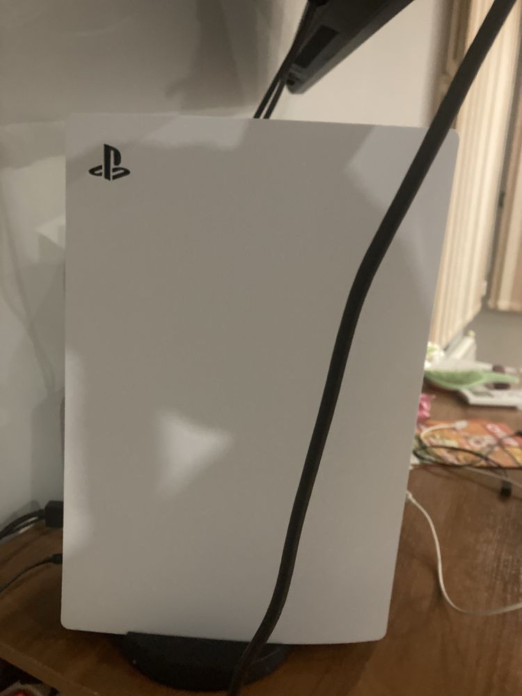 Продавам ps 5  600 лв‼️‼️‼️