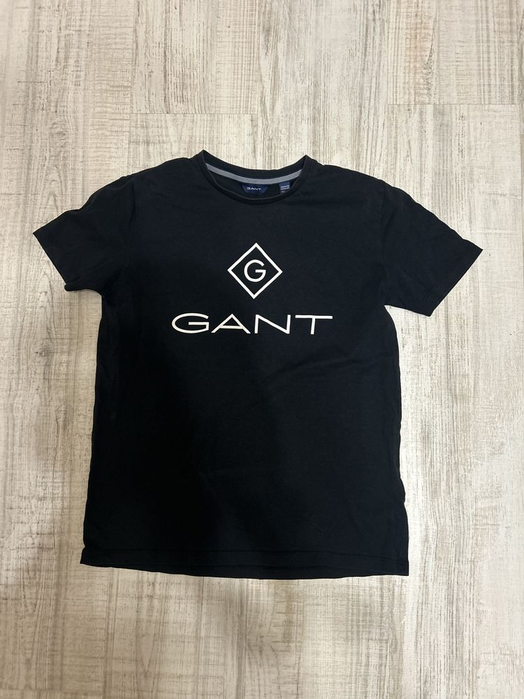 Продавам тениска на Gant