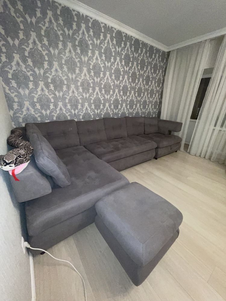 Продам диван серого цвета 3,5 метра  в длину