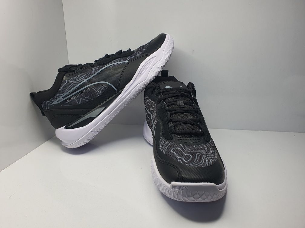 Баскетболни Кецове Puma Playmaker Pro

Чисто нови с кутия 

Размер 42