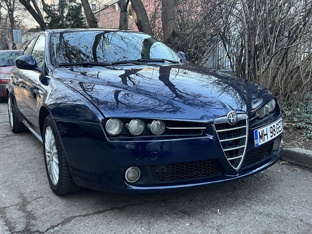 Vând Alfa Romeo 159