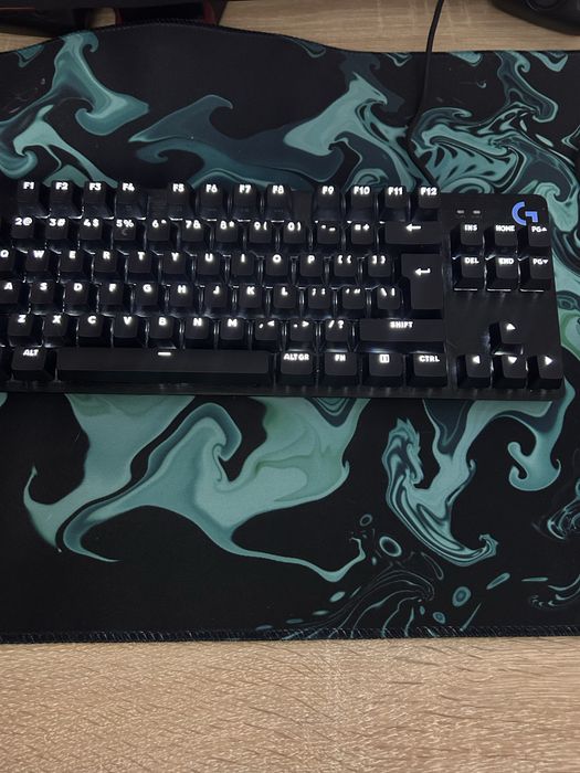 monitor 165 hz i5-12400f rtx 3070 mouse tastatura mecanica