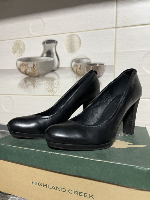 Pantofi cu toc din piele