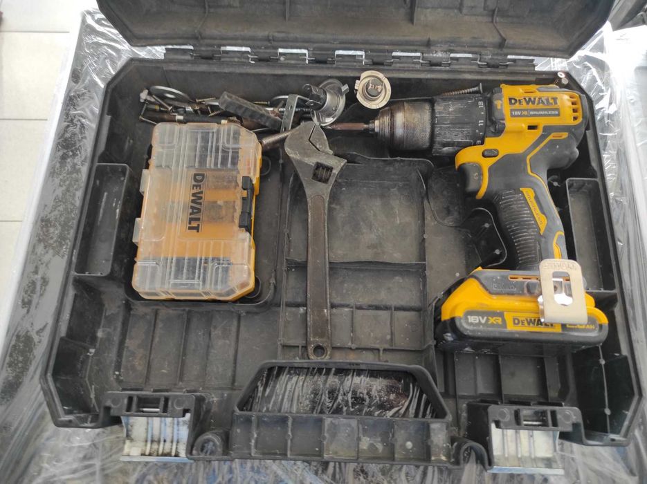 Акумулаторен винтоверт DeWalt DCD709 18V XR Brushless + куфар