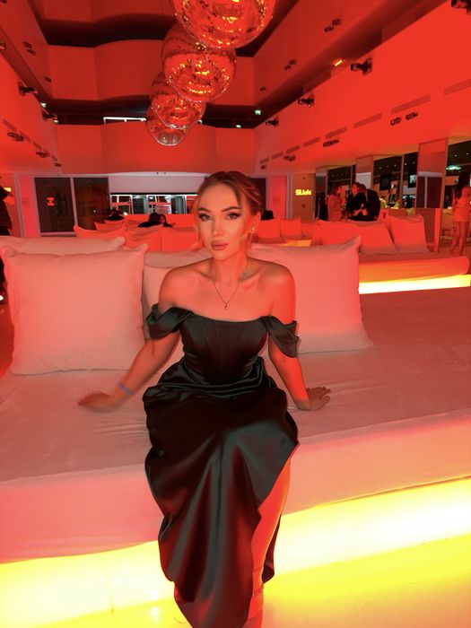 Платье изумрудное