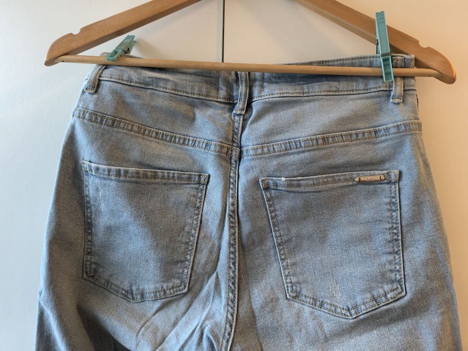 Blugi skinny Mango, cu model pe picior, măsura 38