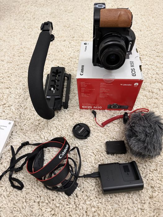 Pachet complet foto video Canon M50 , obiectiv, cage , microfon NOU