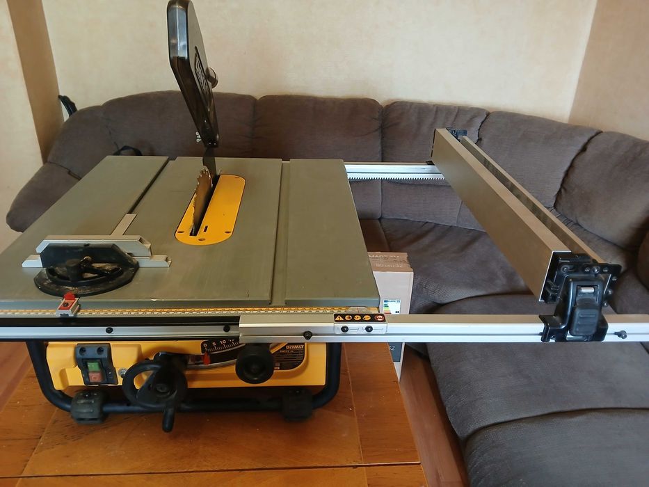 Циркуляр De Walt DW 745gb