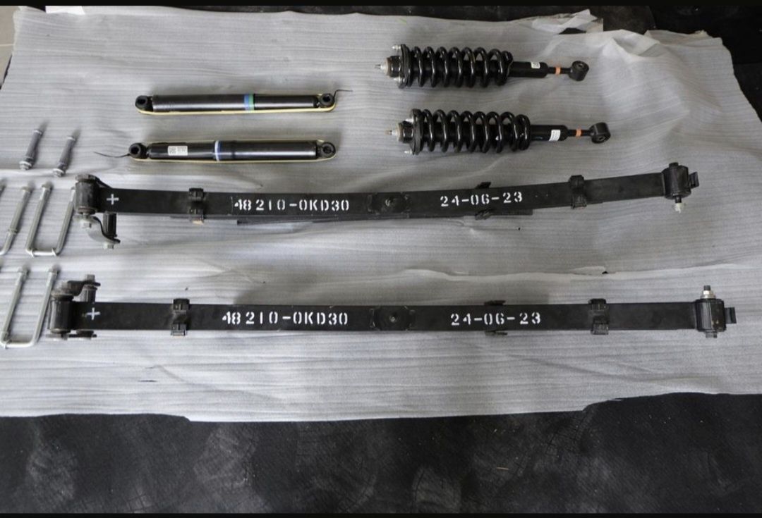 Roti Jante Originale Toyota Hilux 265 60 18.  Bara fata