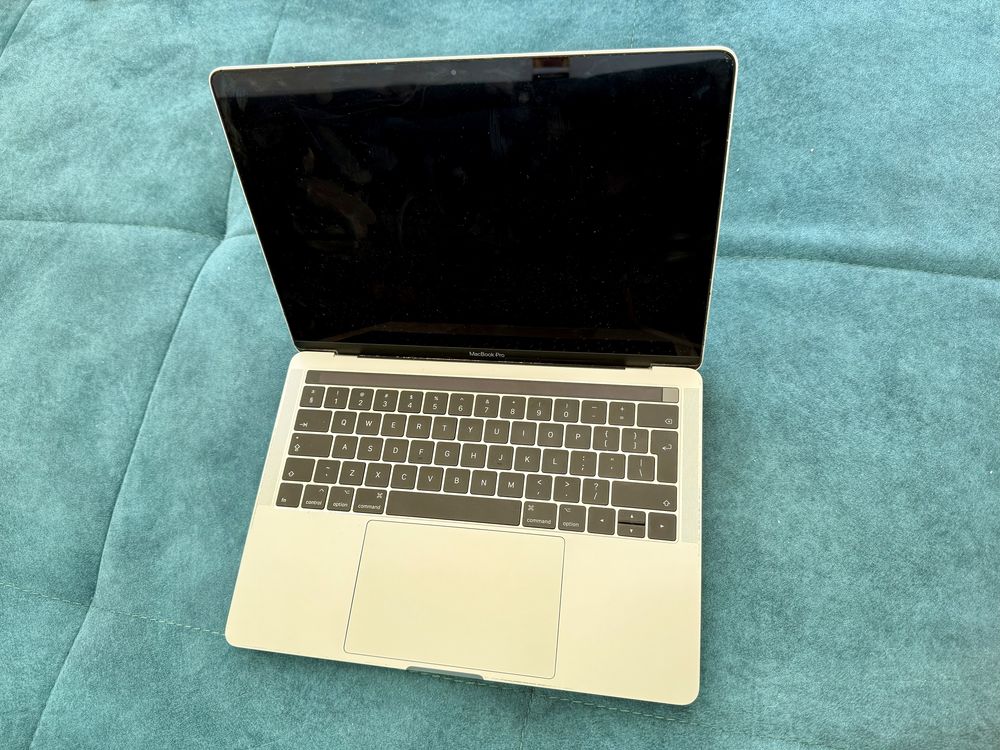 Macbook Pro 13” 256 SSD 16 RAM