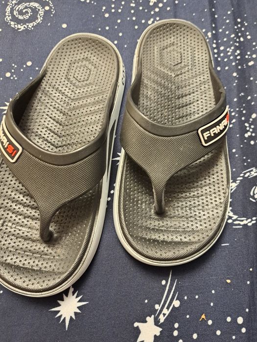 Papuci de silicon 37