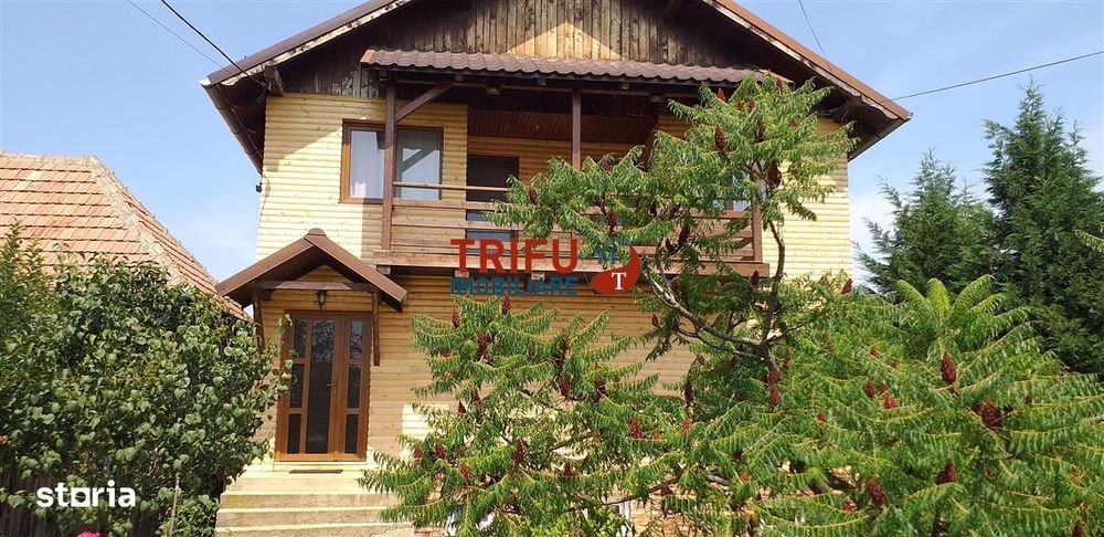 Casă cu 4 camere și 1400mp teren în Micești