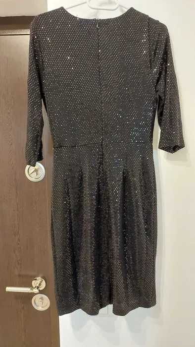 Vand rochie eleganta, neagra, marimea 40