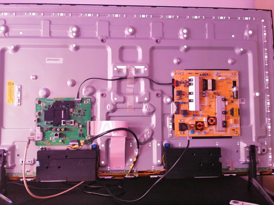 Televizor Samsung 50Q60TA, 125cm, Smart, 4K Ultra HD, QLED,defect