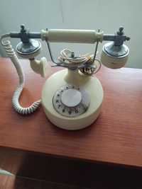 Старинен телефон