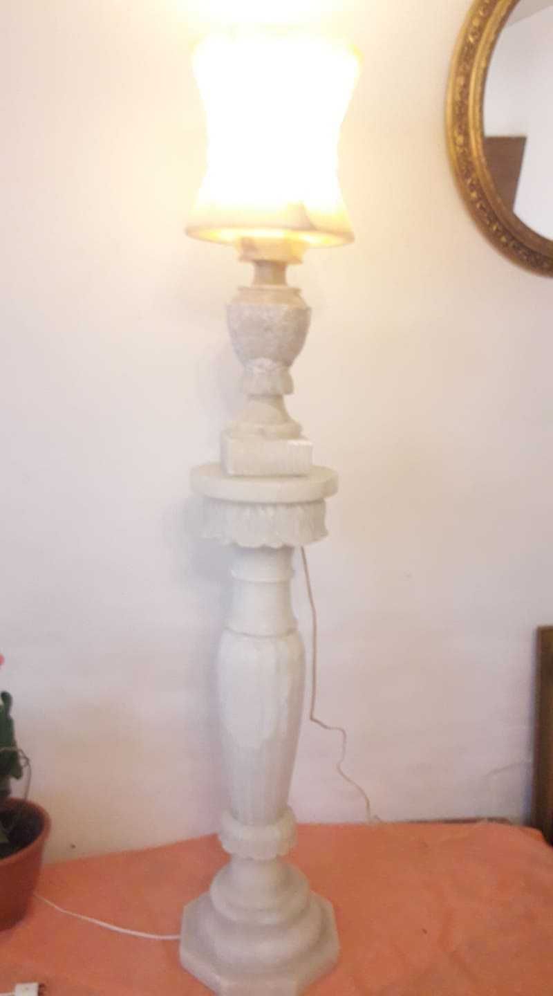 Coloana de lumina alabastru