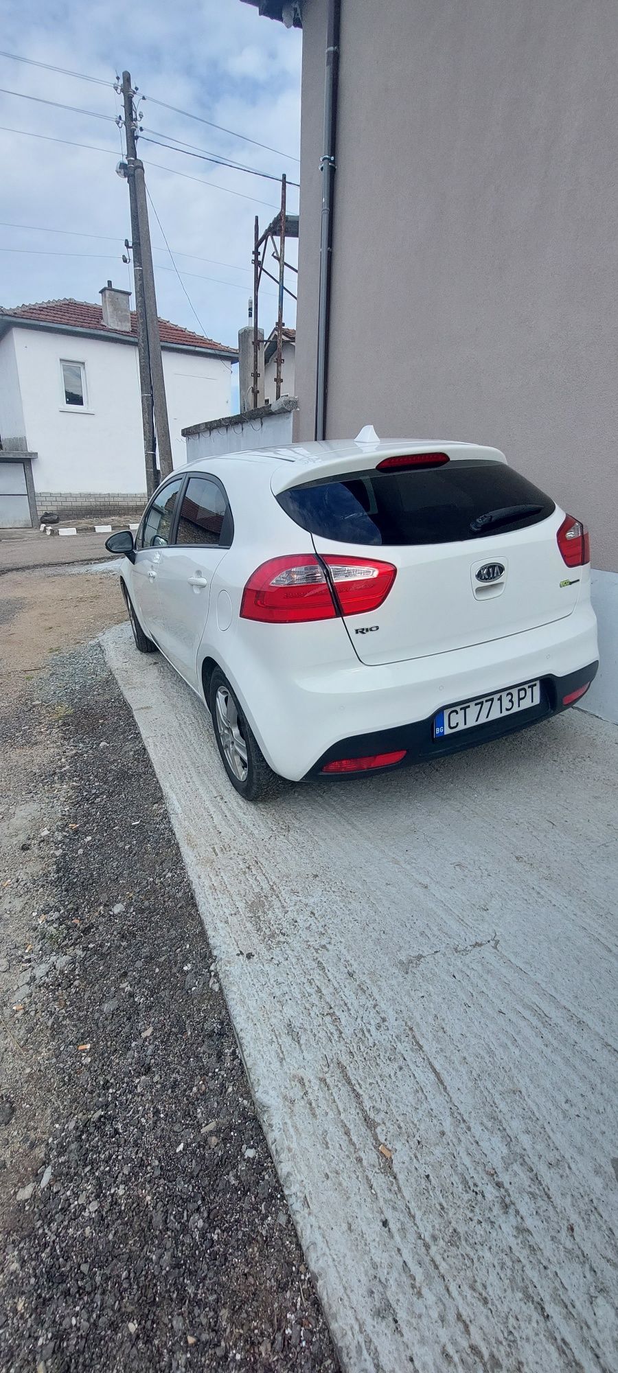 Кия Rio 1.4crdi 90k 2013