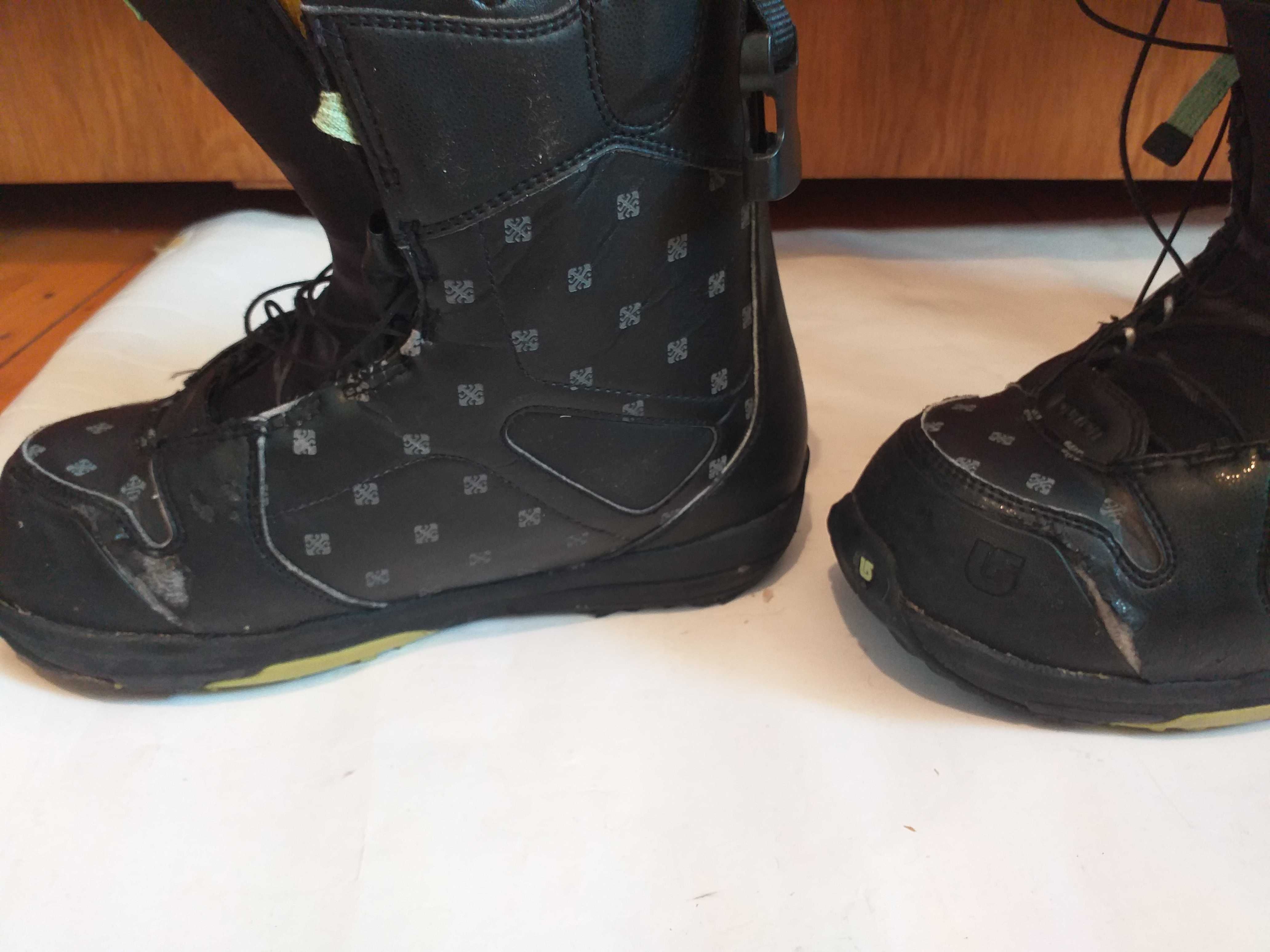 Pereche Boots marca Burton,Număr. 40,cu defecte,urme uzura