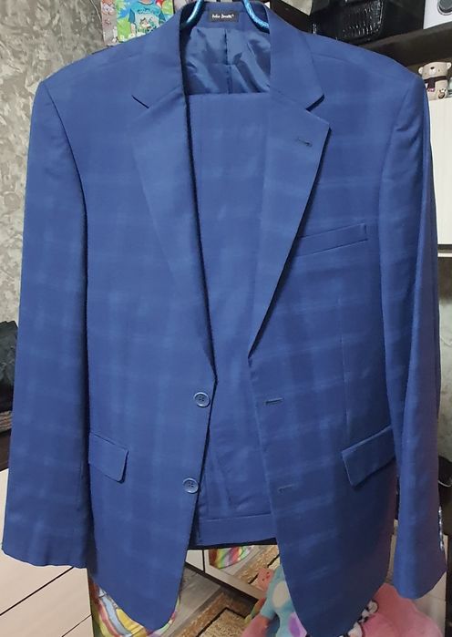 Классический Костюм 20000 тг новый