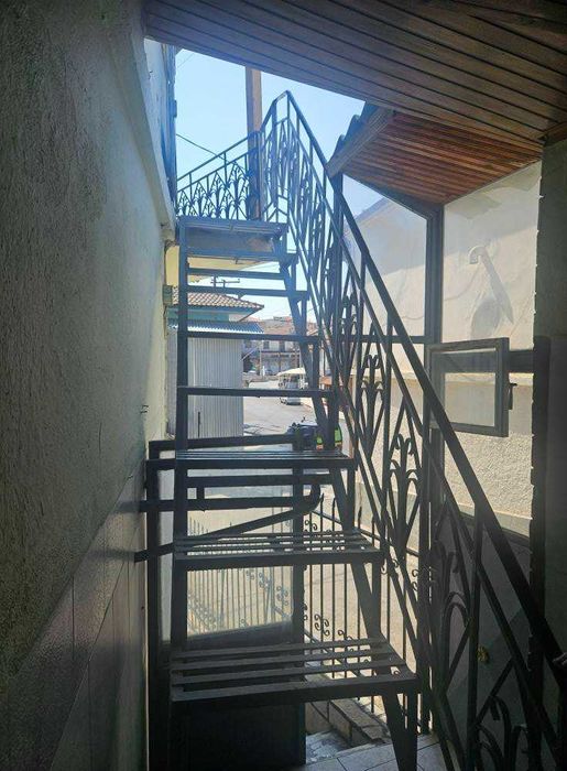 Двуетажна къща в Дрависко