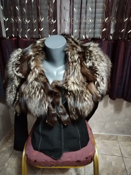 Дамски елеци от  лисица , яка от естесвен косъм  нови