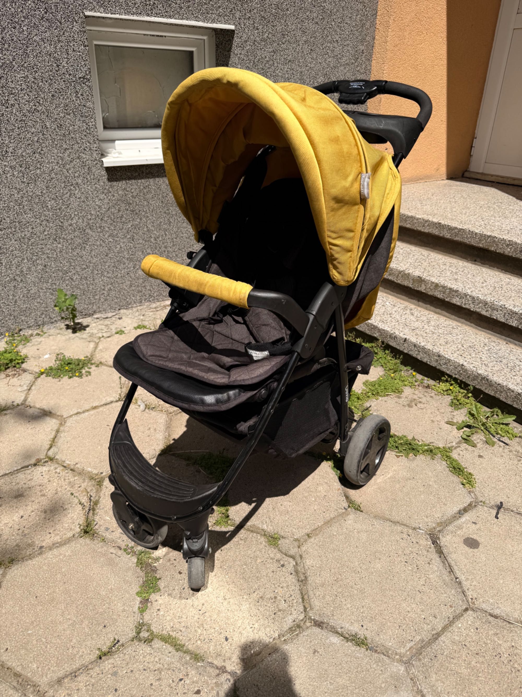 Продавам лятна количка LORELLI OLIVIA LEMON