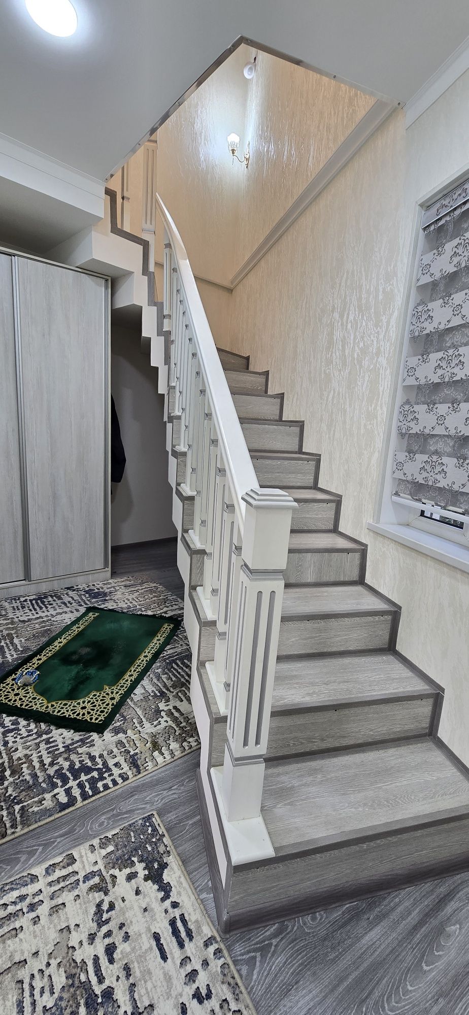 Srochno Sergeli moshina bozor ro'parasi mahalla 3 sotok hovli sotiladi