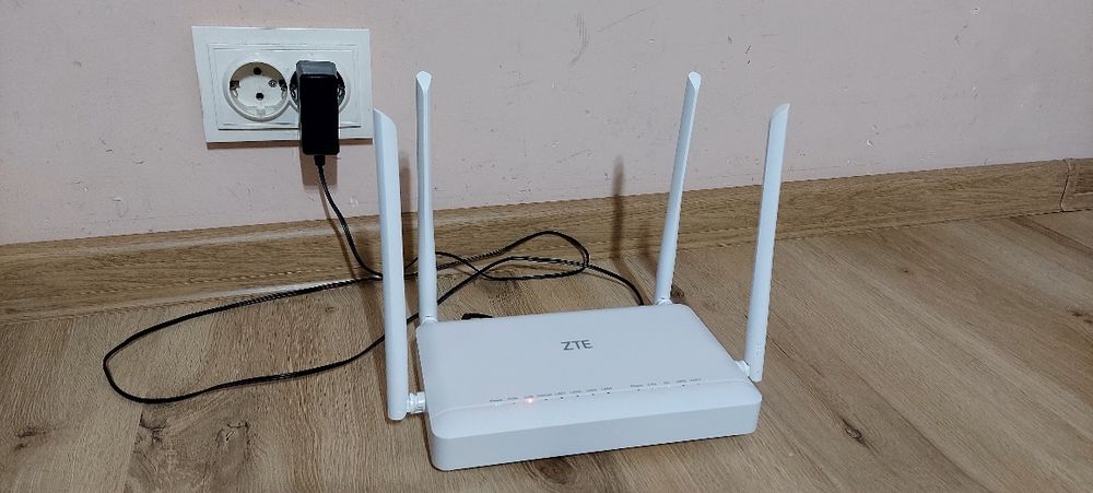 Router wifi fibră optică ZTE ZXHN F6600R FTTH
ZXHN F6600R FTTH est