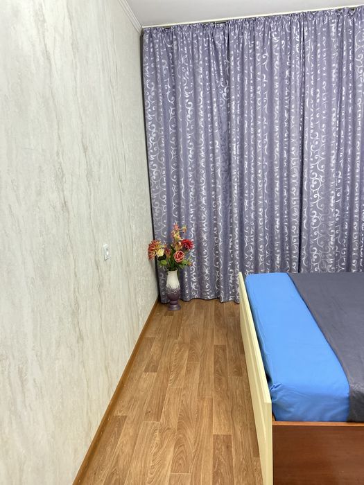 Сдается 2- х ком кв посуточно в 12 мкр 10 дом. Центр города.