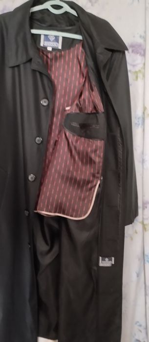 Продается мужской плащ