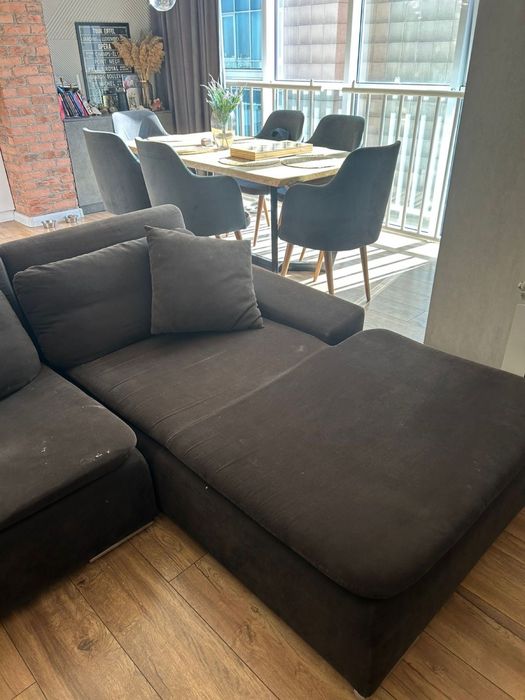 Диван темно-коричневый