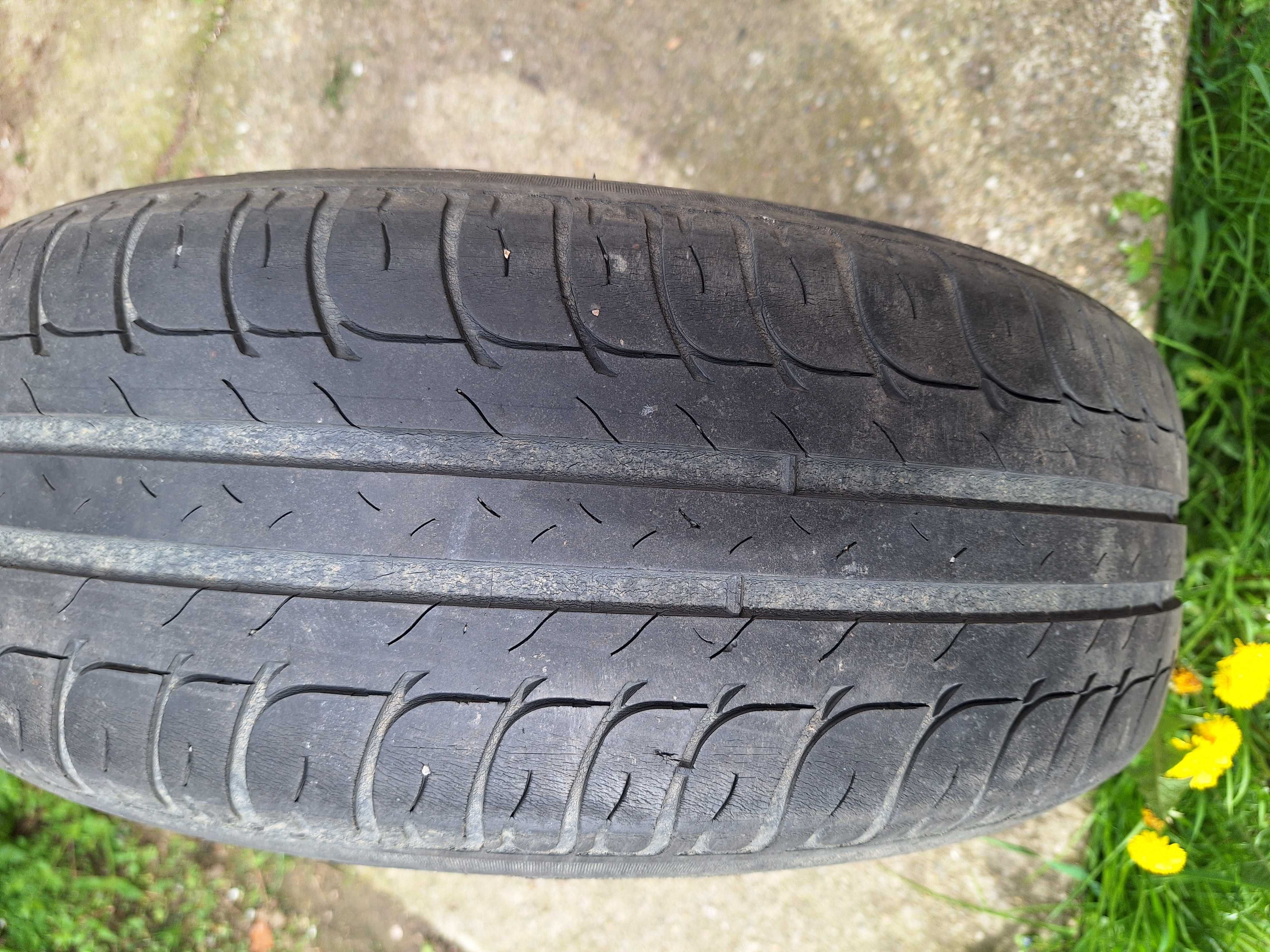 Vand Anvelope Vara BFGoodrich 185x65xR15 88T - 4buc - Pret 30 RON/buc