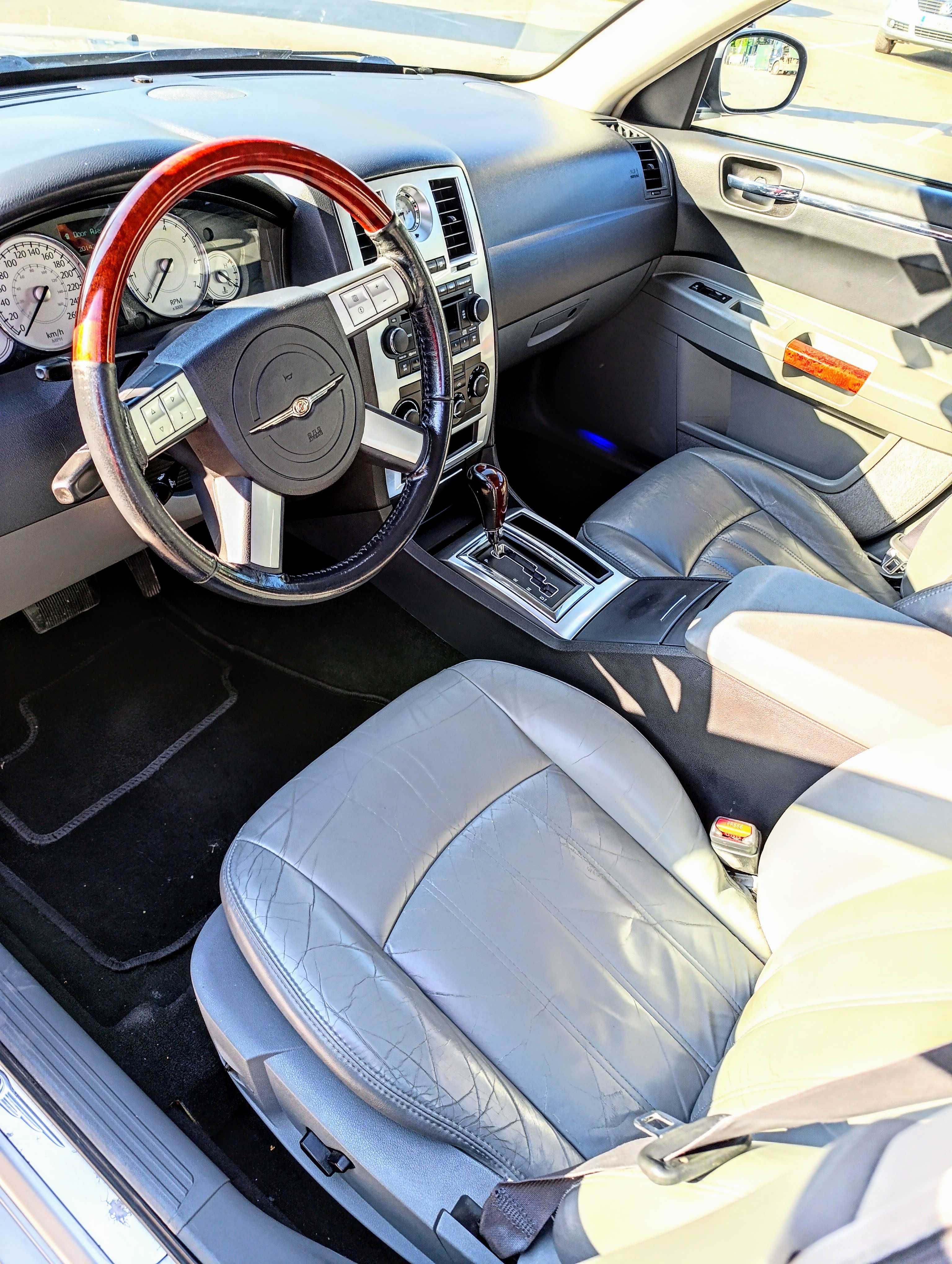 Chrysler 300c 5.7 HEMI V8 340 k.c. - 13000 лв.