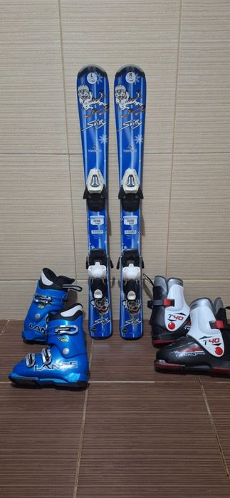 Set Schiuri 90 cm -clapari ski, casca