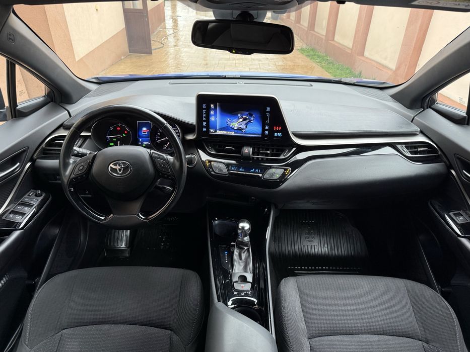 Toyota C-HR HYBRID -150.000-1.8 Benzină 122 Cp Hybrid AUTOMAT