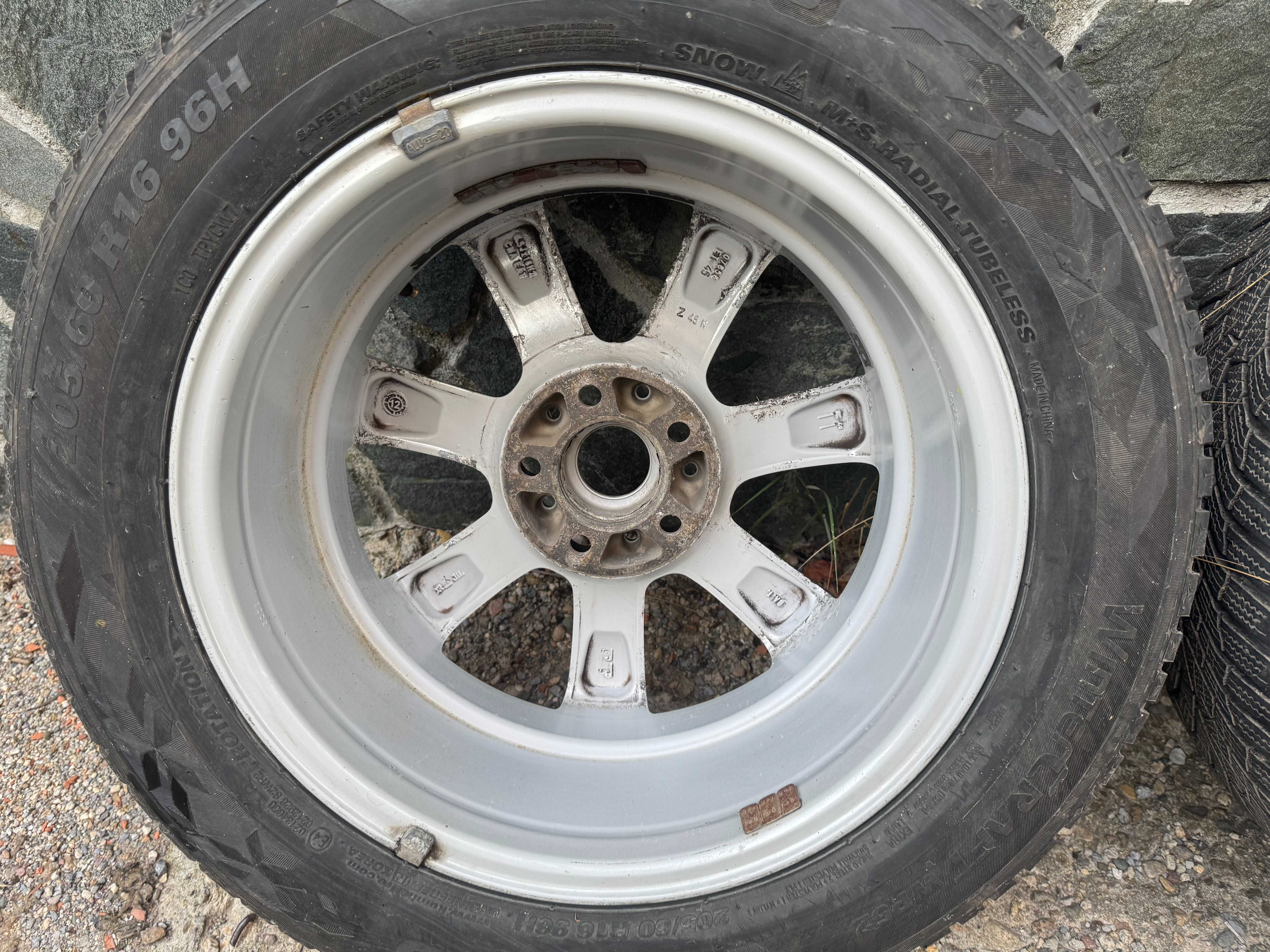 16" цола джанти 5×108 с гуми 205/60/16