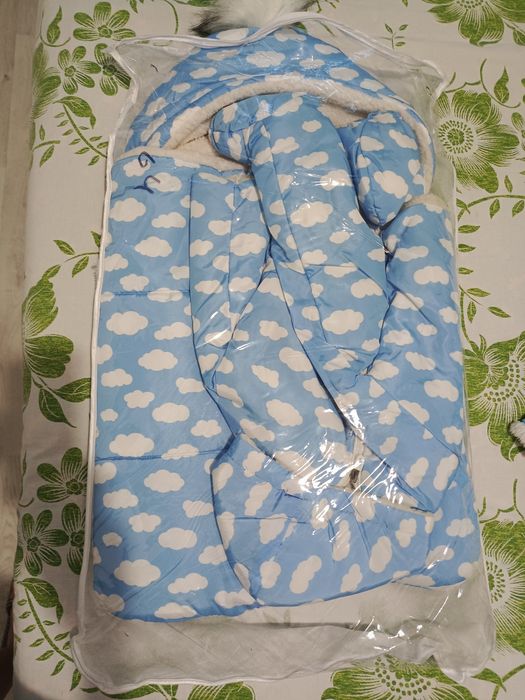 продаю Комбинезон и кокон для новорожденного