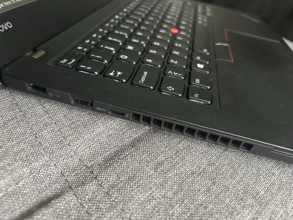 Lenovo t470 8gb ram I5 6300U