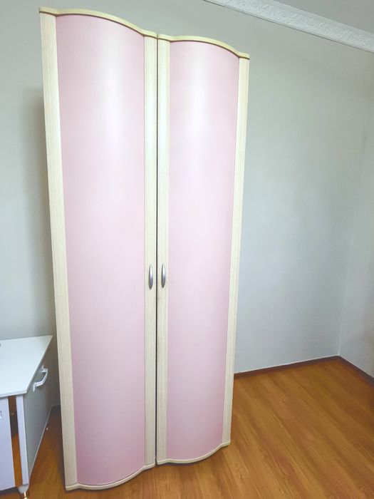 Продам гарнитур отличного качества