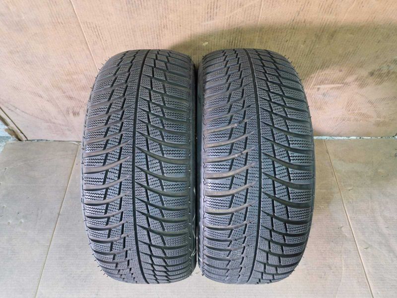 2 anvelope de iarnă Bridgestone R17 215/50 DOT3118